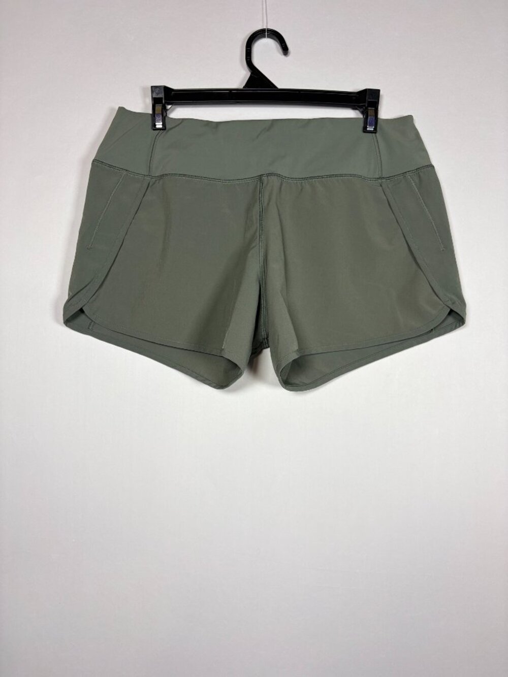 CRZ Yoga Feathery Fit Sage Green Lined Running Athletic Shorts Womens Size S